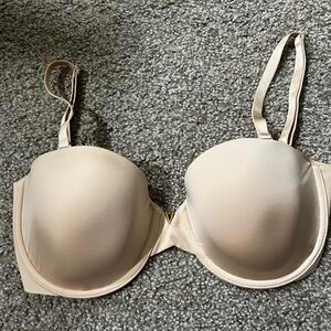 Victoria’s Secret strapless bra
